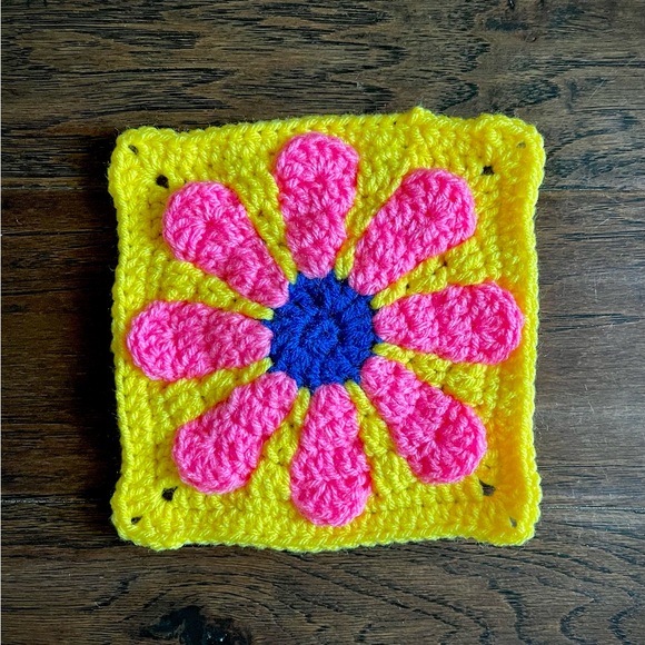 Crochet retro daisy square. - Picture 1 of 3